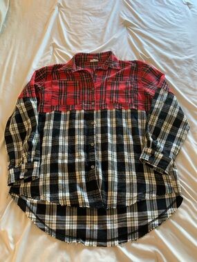 LA MIEL Two-Tone Red & Black Plaid Button-Down Shirt